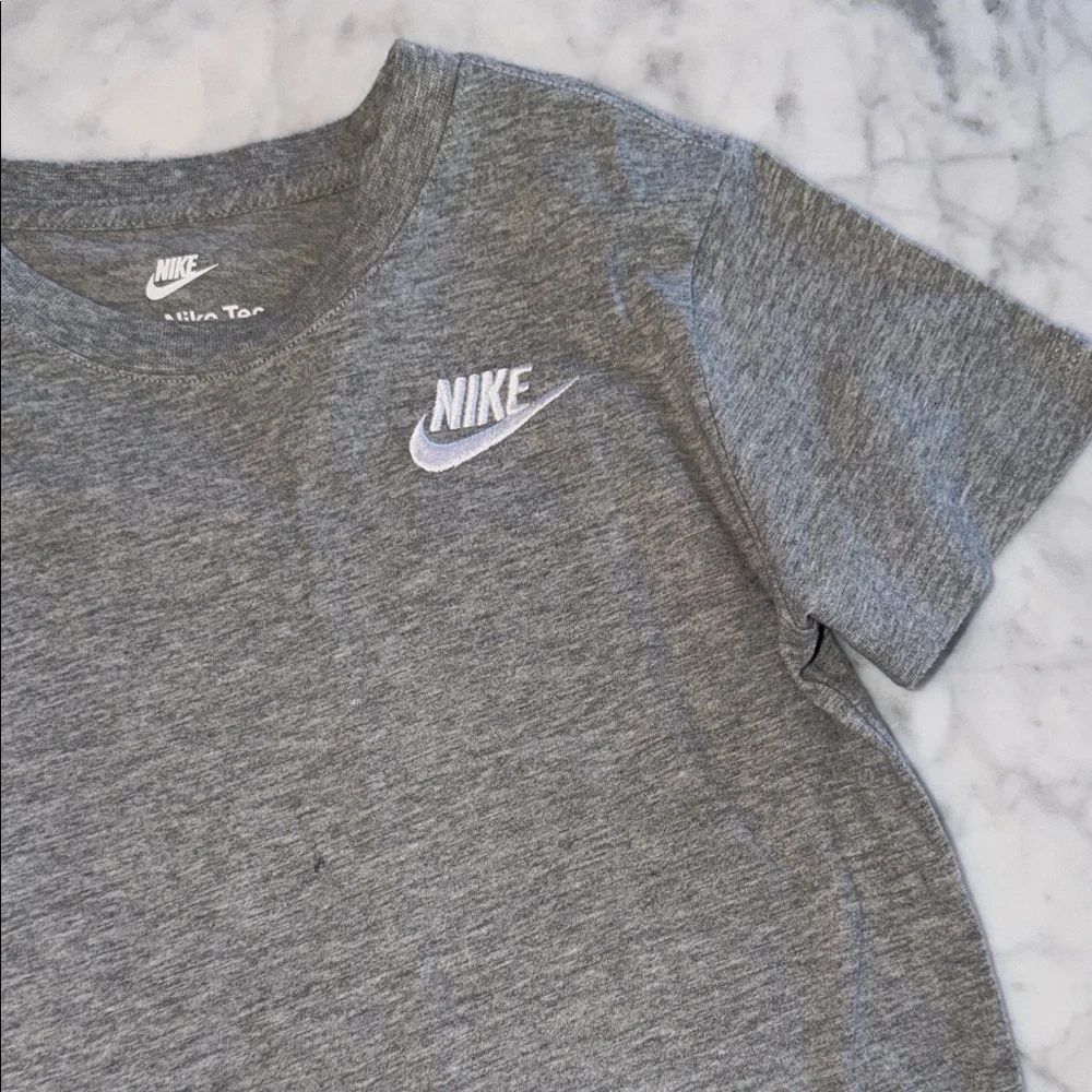 Nike Kids Heather Gray Short Sleeve Tee 7Y